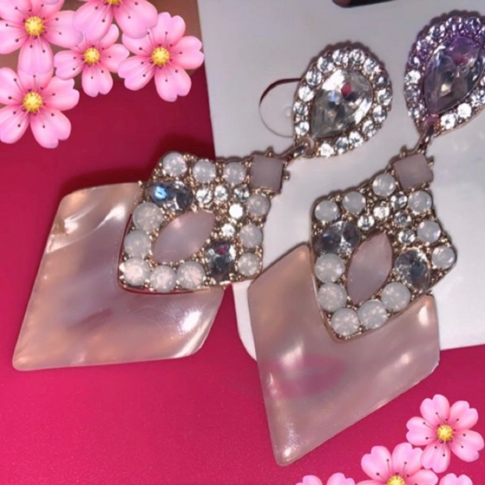 EARINGS